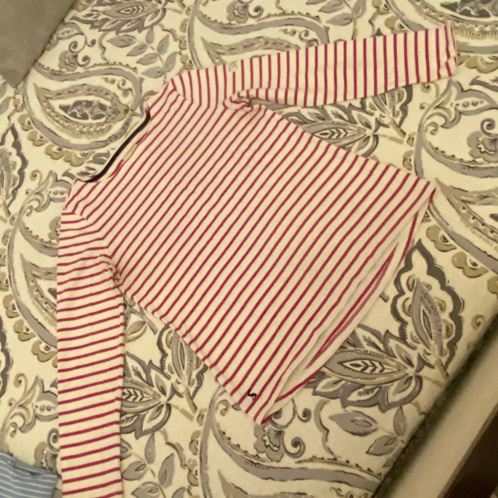 Long sleeve knit top